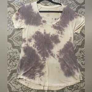 American Eagle Outfitters Cream and Purple Tie-Dye V-Neck Tee